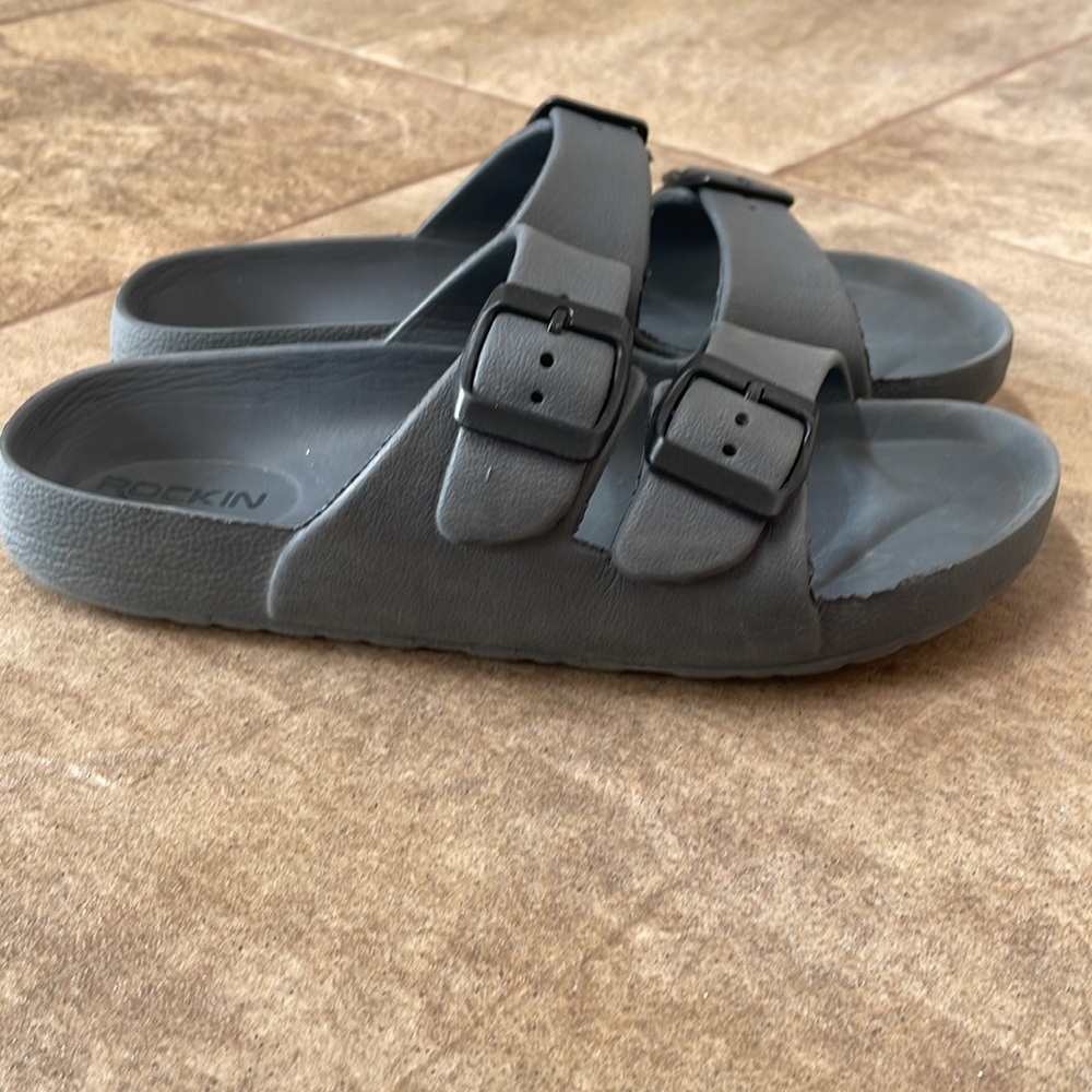+ ROCKIN + Gray Buckle Slides - Picture 5 of 8